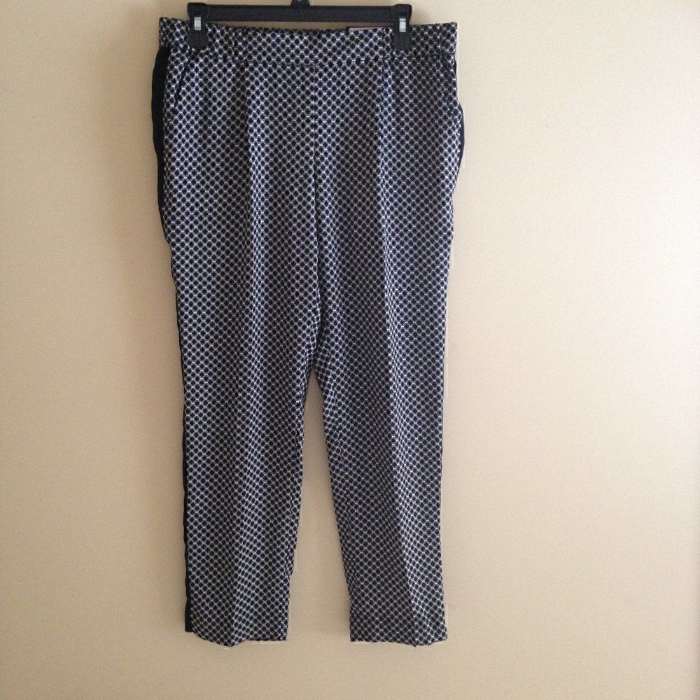 Worthington Black and White Print Slimming pants